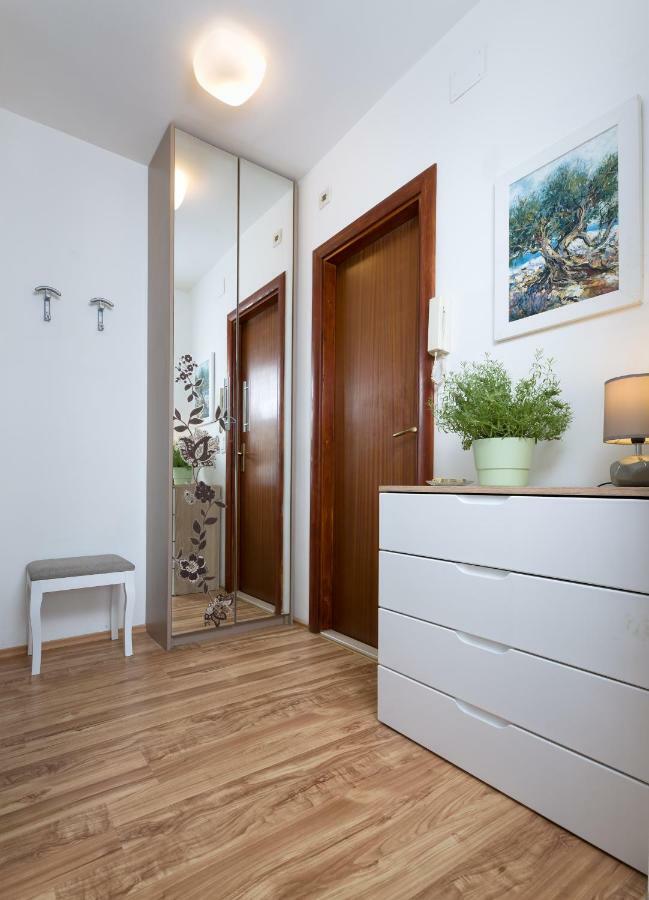 Apartment Kristina, Comfortable And Close To The Center Сплит Екстериор снимка